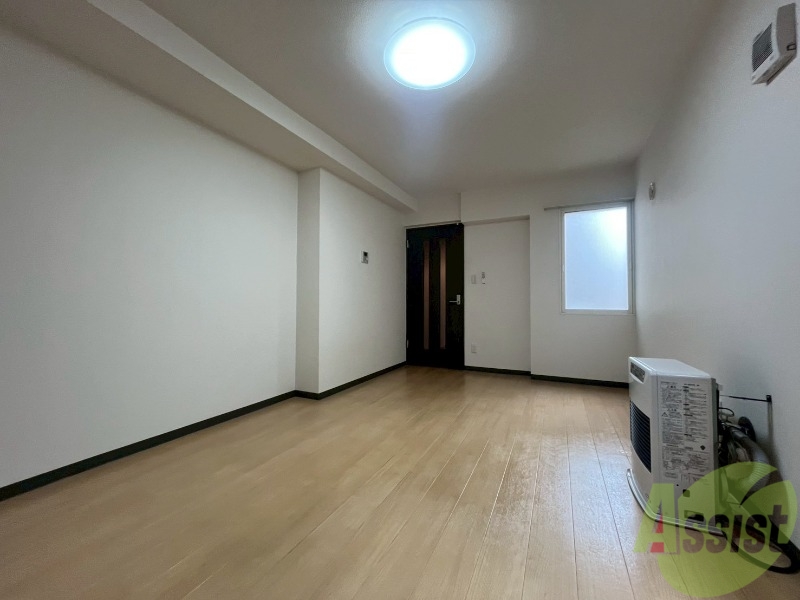 その他部屋・スペース　こちらのお部屋は光が差し込む、温かみのあるお部屋です。