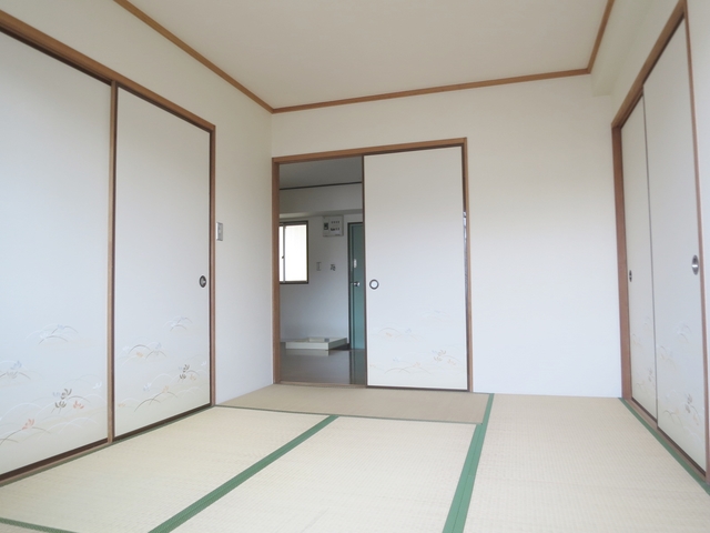 居室・リビング　癒される畳のお部屋です。