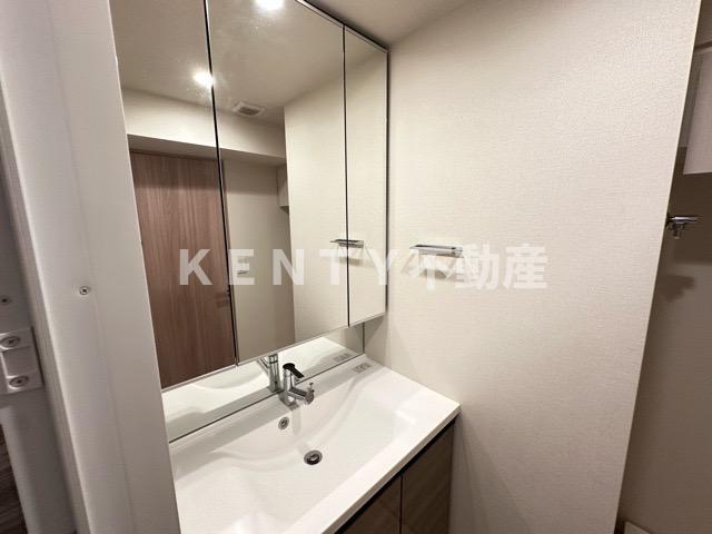洗面設備　コンパクトで使いやすい洗面所