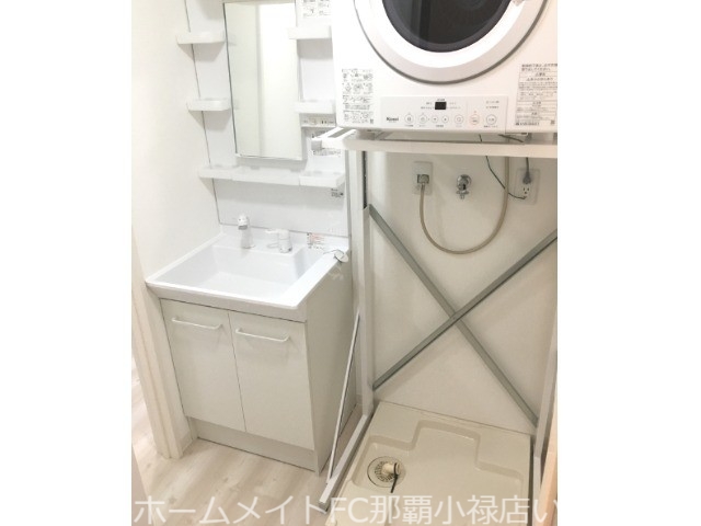 洗面設備　※別部屋の室内画像です