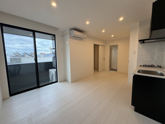 居室・リビング　同タイプ302号室の画像