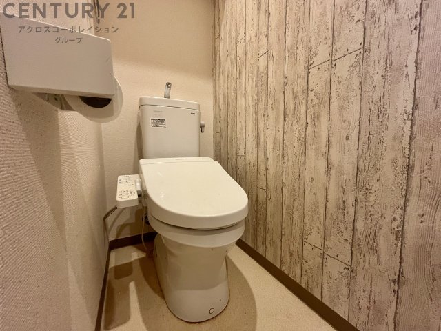トイレ　温水洗浄暖房便座です☆