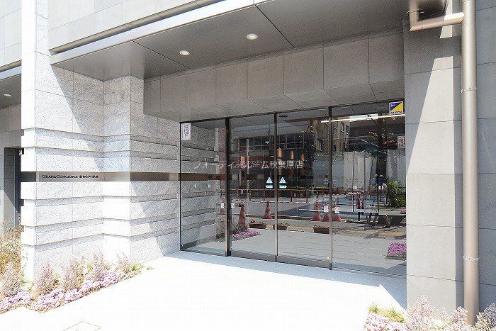 エントランス　★《見学予約受付中》当店では契約金がクレジット決済可能です★