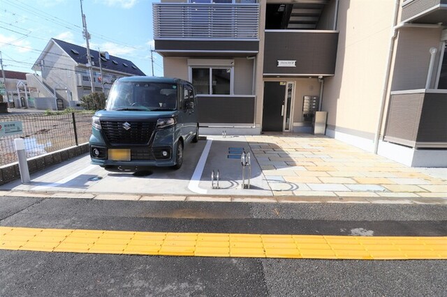 駐車場　駐車場