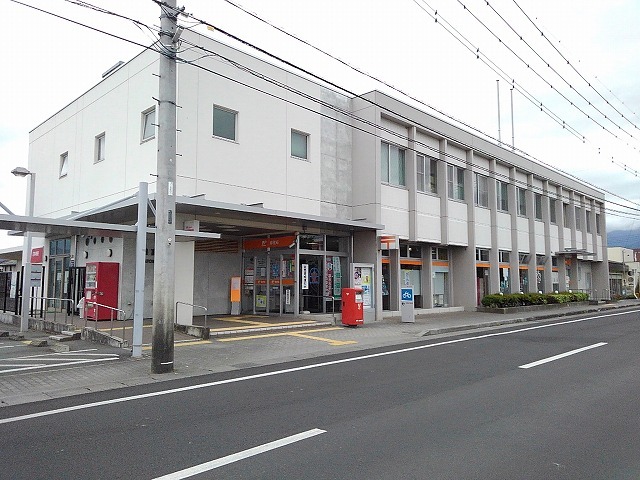 郵便局　田富郵便局（郵便局）まで1600m