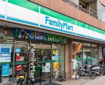 コンビニ　ファミリーマート 大谷口上町店（コンビニ）まで341m