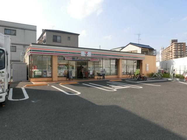コンビニ　セブンイレブン（コンビニ）まで250m