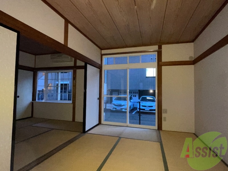 居室・リビング　６帖の和室です。生活のメインとなる部屋ですね。