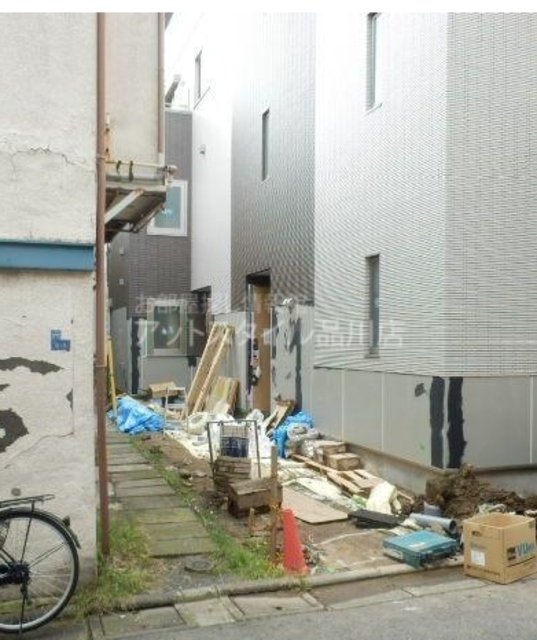 その他　自転車置場（建築中）