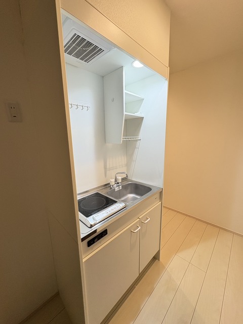 キッチン　別部屋参考写真です
