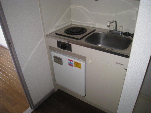 キッチン　同物件別号室です