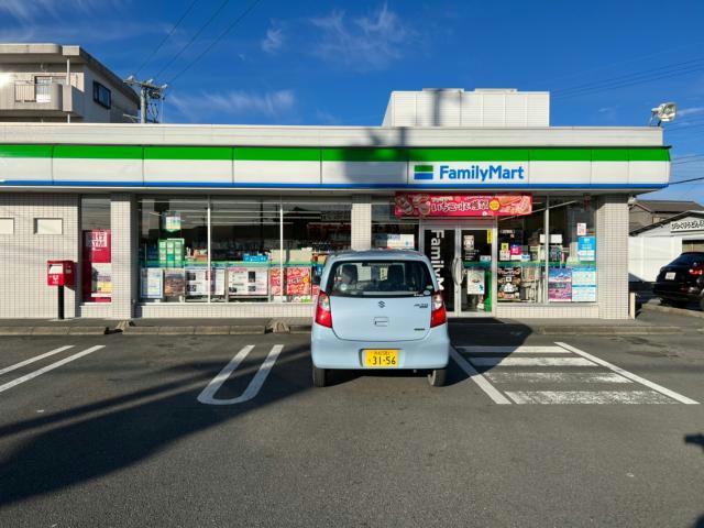 コンビニ　ファミリーマート浜松蜆塚店（コンビニ）まで776m