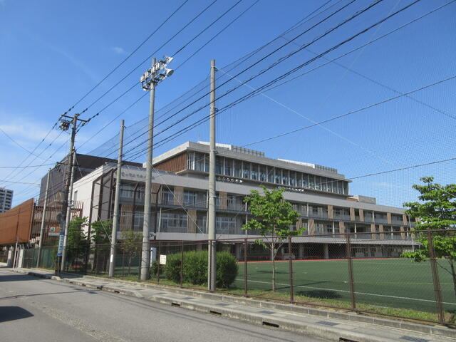 小学校　富山市立中央小学校（小学校）まで1122m