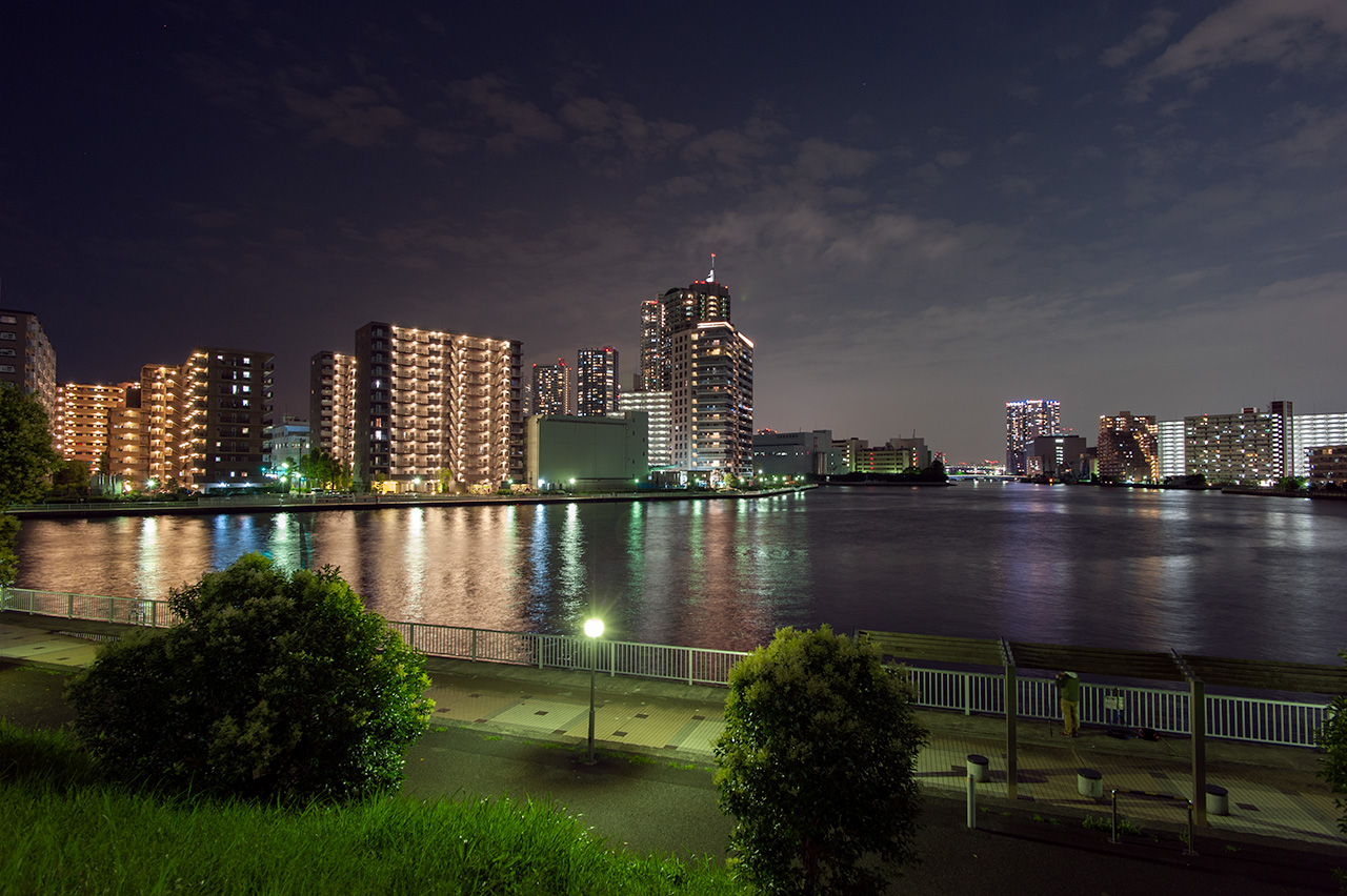 公園　潮見運動公園（公園）まで813m