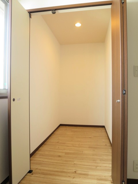 収納　ウォークインクローゼット