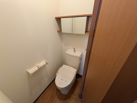 トイレ　※別部屋の写真です