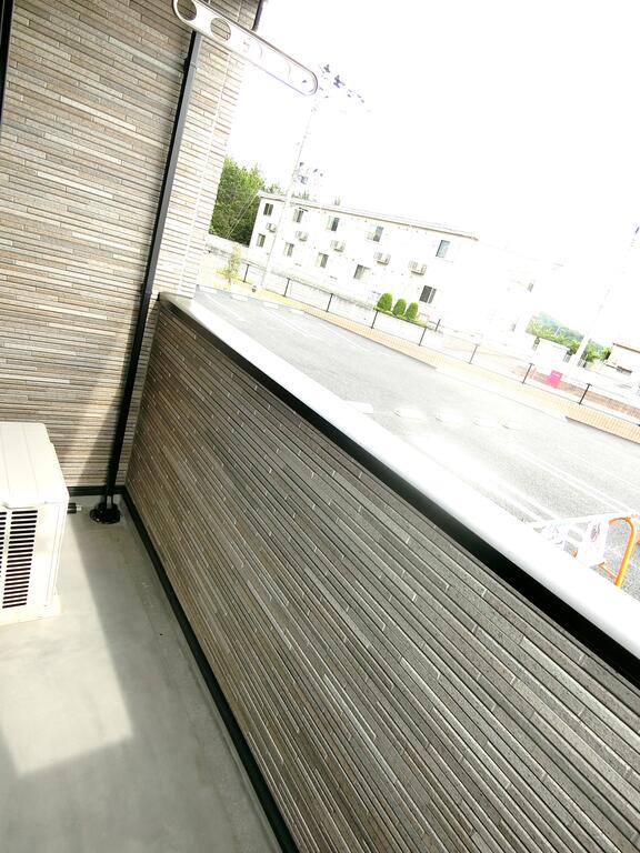 バルコニー　同型物件の写真です、配色に違いあり