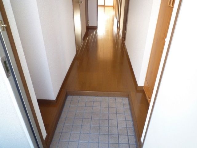 玄関　※同建物同型別のお部屋