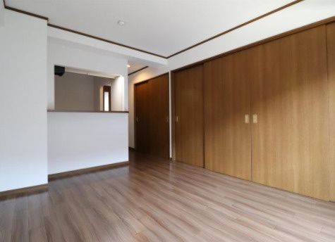 居室・リビング　※同建物同型別のお部屋