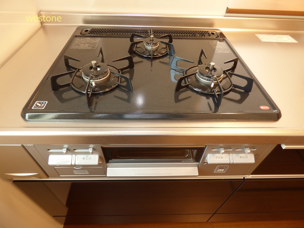 その他　3口コンロ付き