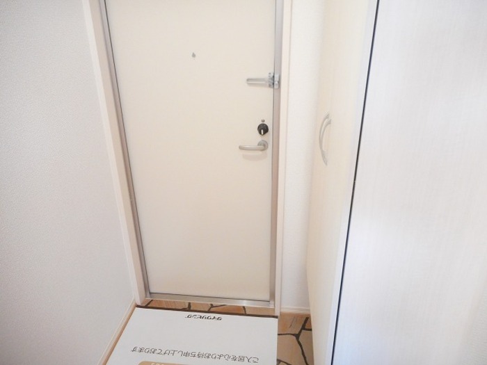 玄関　参考写真（同物件別部屋）