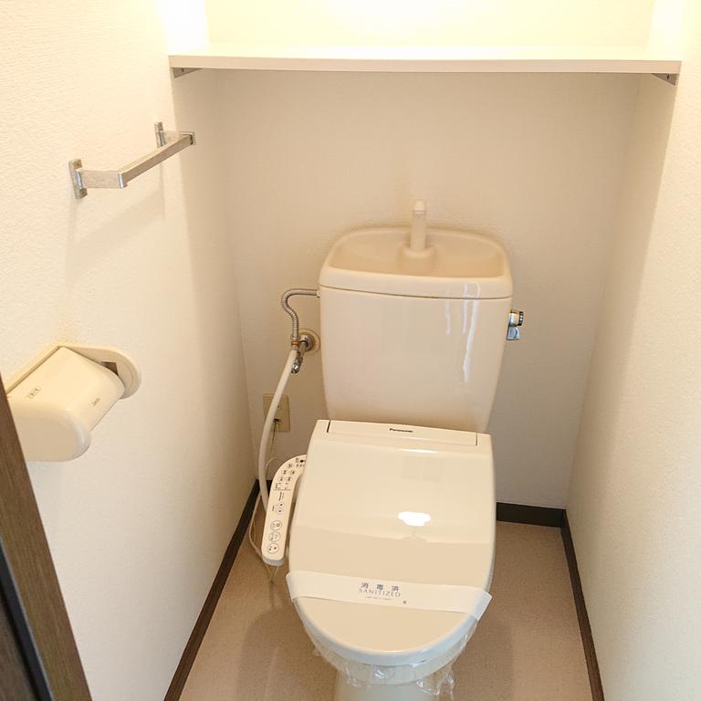 トイレ　ウォシュレット付きです