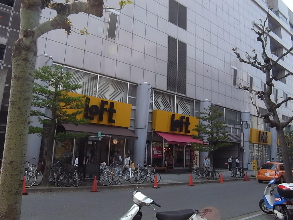 ショッピングセンター　ＬＯＦＴ名古屋店 (ショッピングセンター)（ショッピングセンター）まで831m