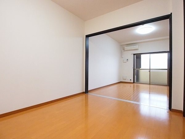その他部屋・スペース　照明付きの明るいお部屋です。