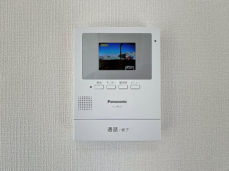 セキュリティ　ＴＶモニターフォン※別部屋の写真です。