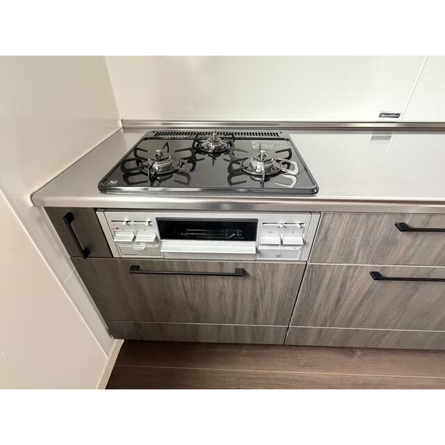 その他　三口コンロ、グリル付き♪