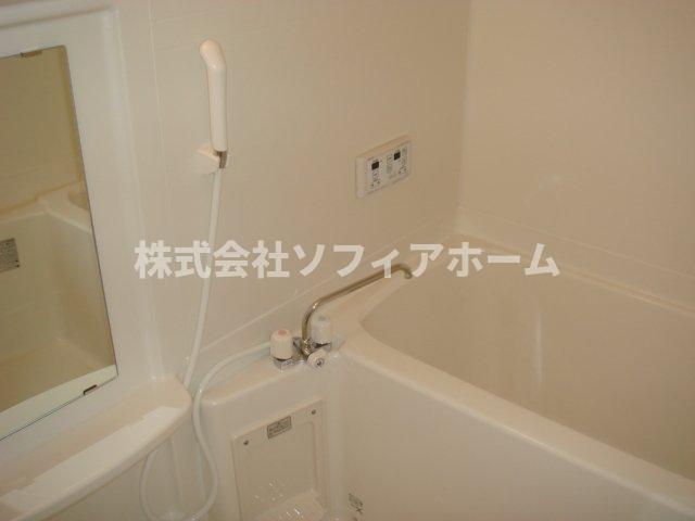 バス・シャワールーム　追い焚き付きユニットバス