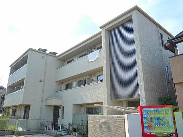 建物外観　豊中市蛍池南町「シャーメゾン・ルシェル」