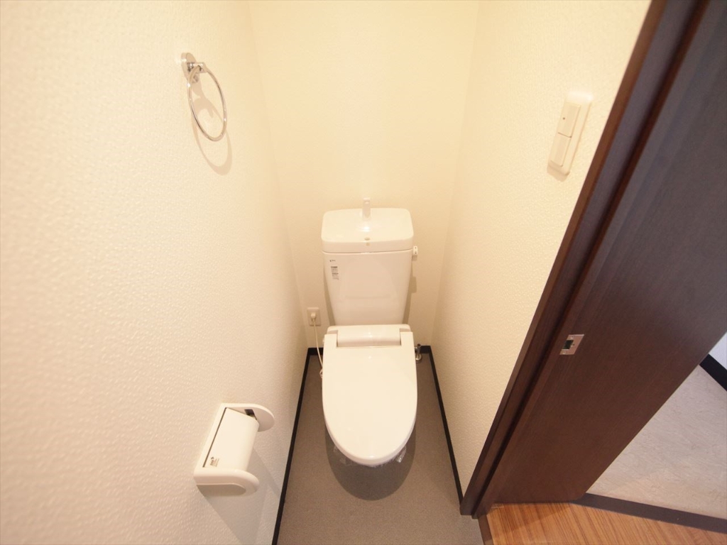 トイレ　洋式トイレ　暖房便座付き