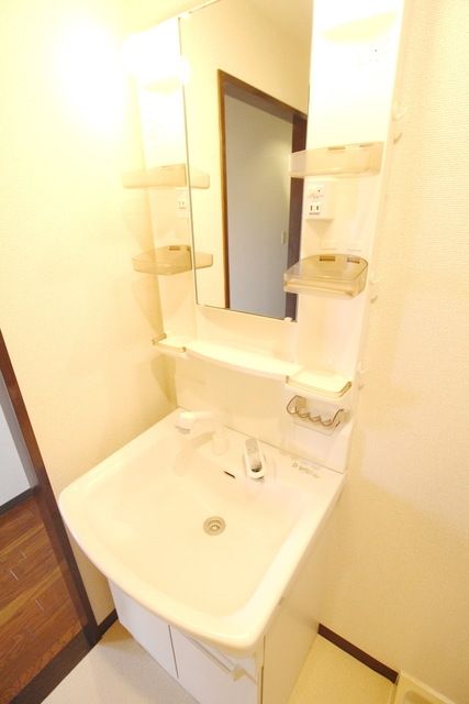 洗面設備　同物件別部屋写真