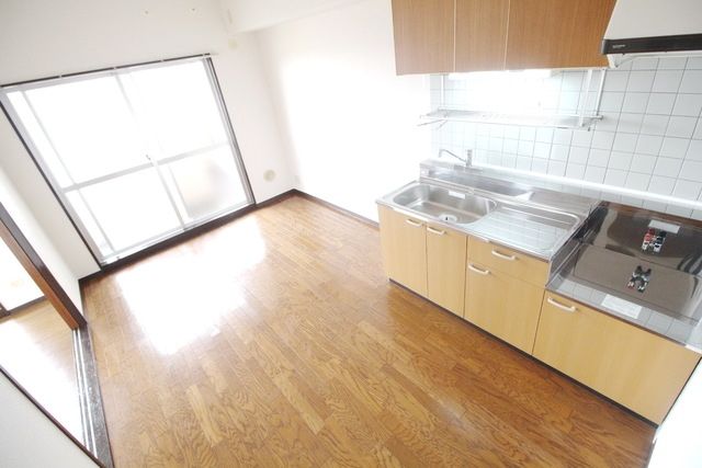 居室・リビング　同物件別部屋写真