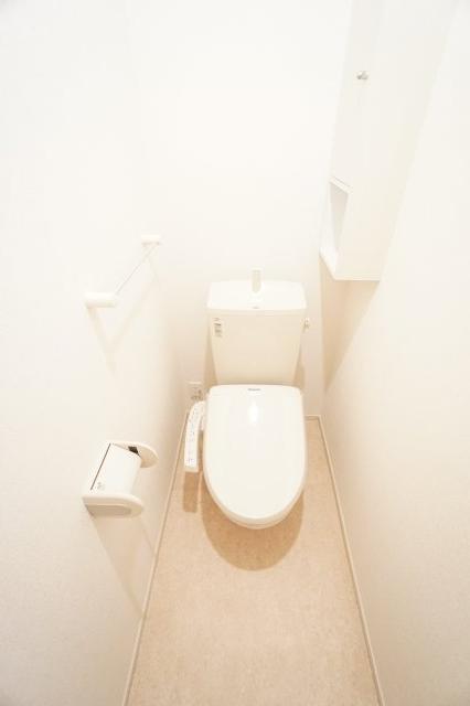 トイレ　※同物件・反転タイプの写真です。