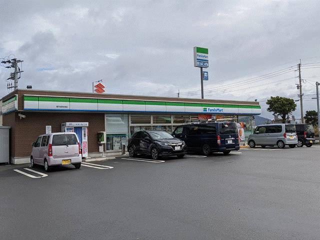 コンビニ　ファミリーマート（コンビニ）まで531m