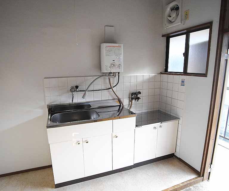 キッチン　収納も多く、余裕がありますね。