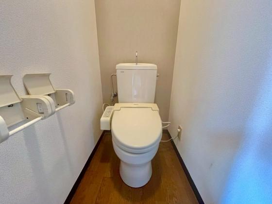 トイレ　落ち着いたトイレです