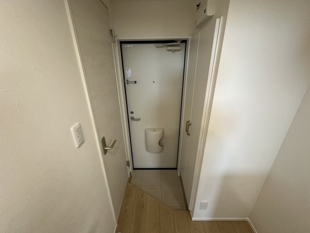 玄関　※室内写真は別号室