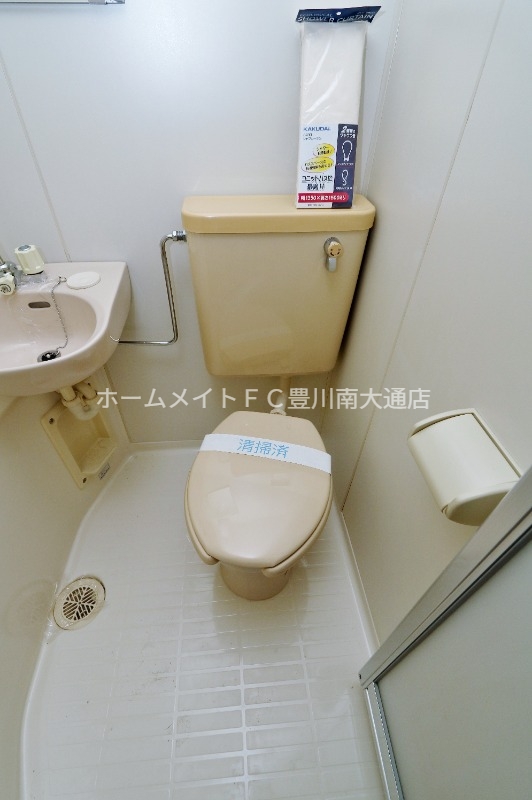 トイレ　同型別部屋写真（反転）