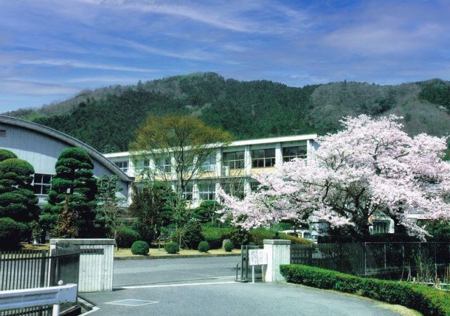 高校・高専　岡山県立真庭高等学校　落合校地（高校・高専）まで1213m
