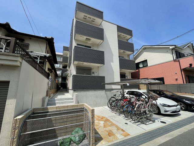 建物外観　安心のオートロック付き♪