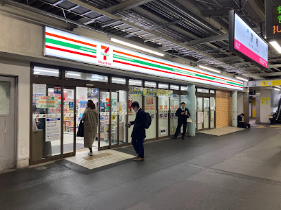 コンビニ　セブンイレブン ハートインJR京橋駅1番のりば店（コンビニ）まで426m