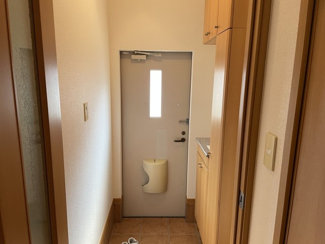 玄関　【玄関】別部屋の写真です