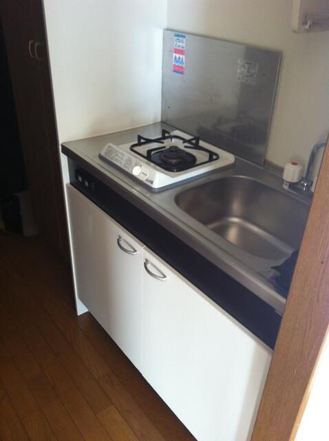 キッチン　※同建物内の別部屋参考写真です