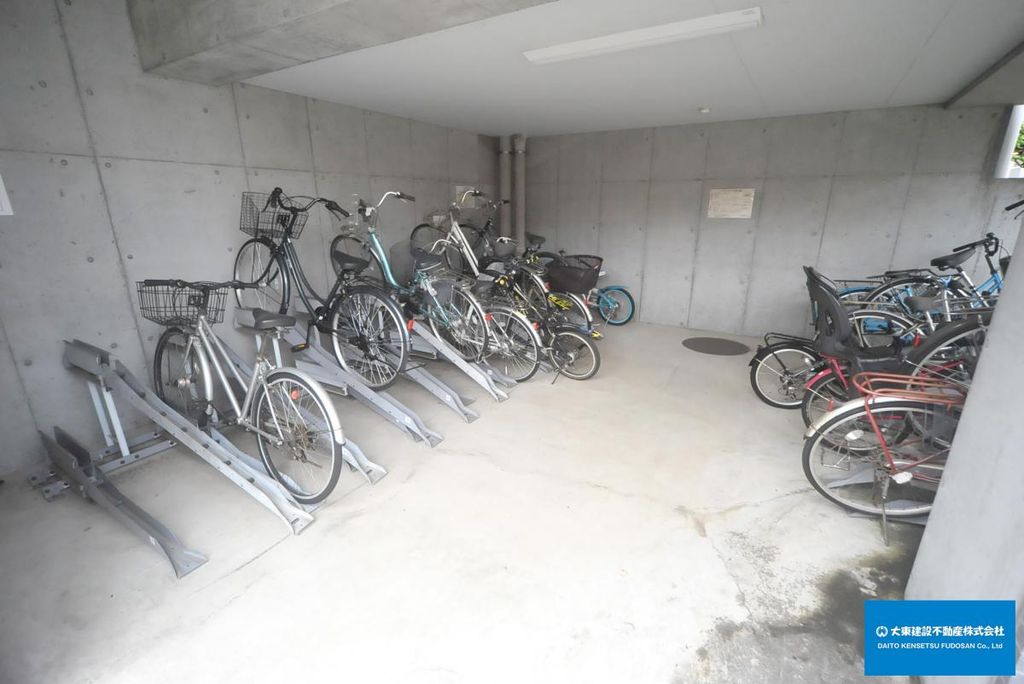 その他共有部分　駐輪場付で、通勤・通学・お買い物など自転車をご利用いただけ…