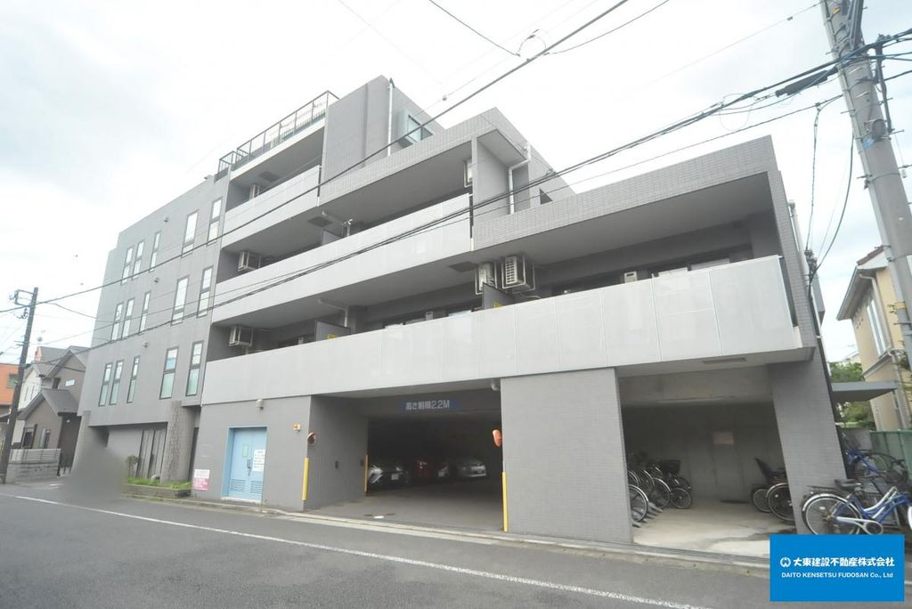 建物外観　外観タイル張なので、耐火・耐久性に優れた外観です。