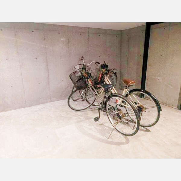 その他共有部分　雨風から守れる屋内駐輪場完備しています♪