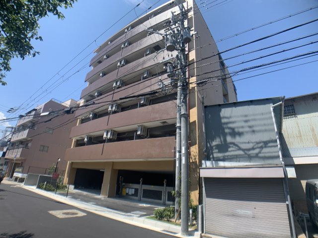 建物外観　エレベーター付きで重たい荷物も楽々♪